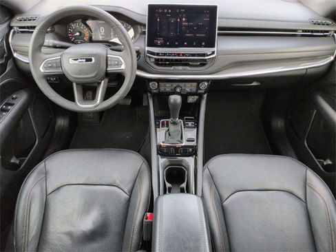 Certified 2023 Jeep Compass Limited image 27