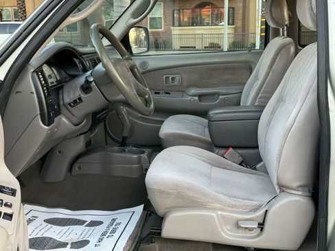 Used 2002 Toyota Tacoma PreRunner image 14