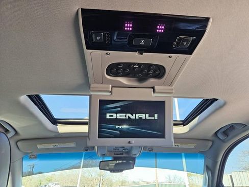 Used 2018 GMC Yukon Denali w/ Open Road Package image 19