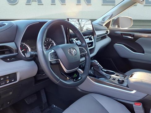 Used 2022 Toyota Highlander Limited image 20
