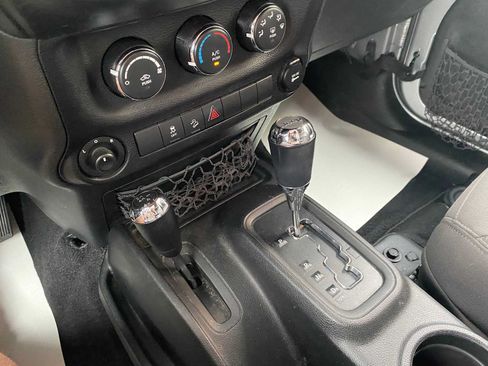Used 2017 Jeep Wrangler Unlimited Sport w/ Quick Order Package 24S AWD/4WD image 19