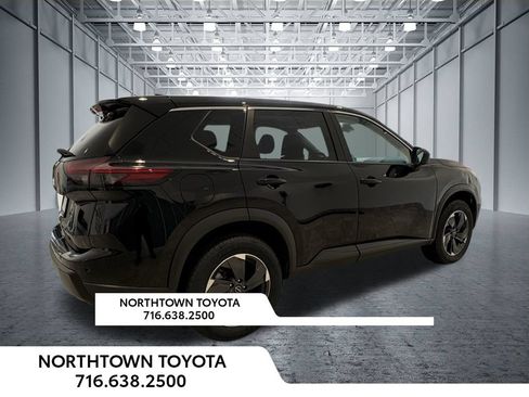 Used 2025 Nissan Rogue SV AWD/4WD image 30