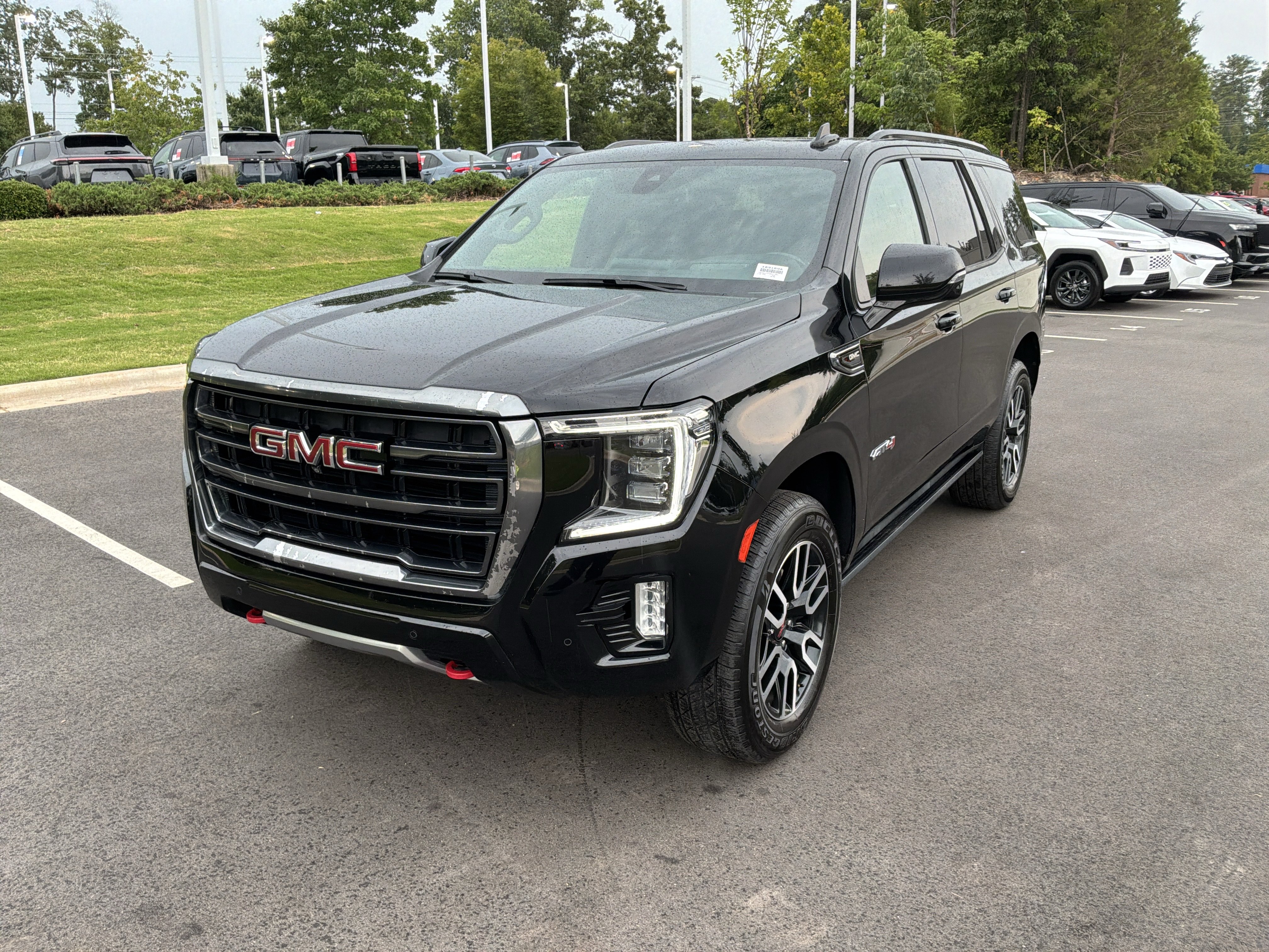 Used 2021 GMC Yukon AT4 w/ AT4 Premium Package AWD/4WD image 5