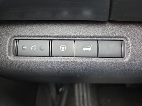 Used 2025 Nissan Pathfinder SL AWD/4WD image 20