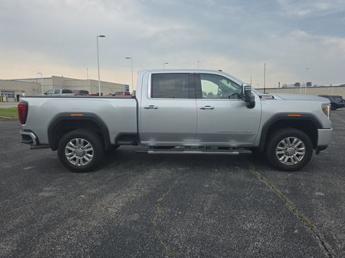 Used 2023 GMC Sierra 2500 Denali w/ Denali Ultimate Package AWD/4WD image 3