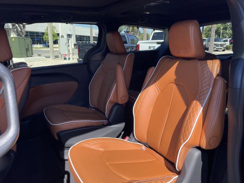 New 2026 Chrysler Pacifica Pinnacle image 54