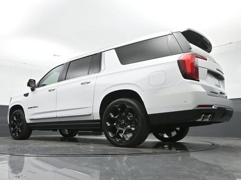 Used 2025 GMC Yukon XL Denali AWD/4WD image 37