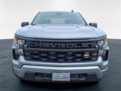 Used 2024 Chevrolet Silverado 1500 Custom image 3