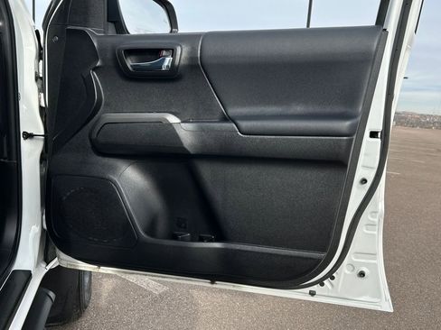 Used 2023 Toyota Tacoma TRD Sport w/ Technology Package image 32