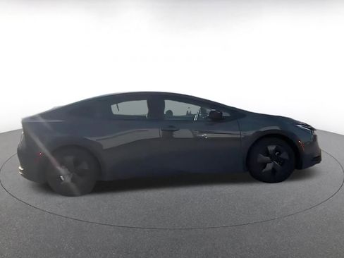 Used 2025 Toyota Prius LE image 11