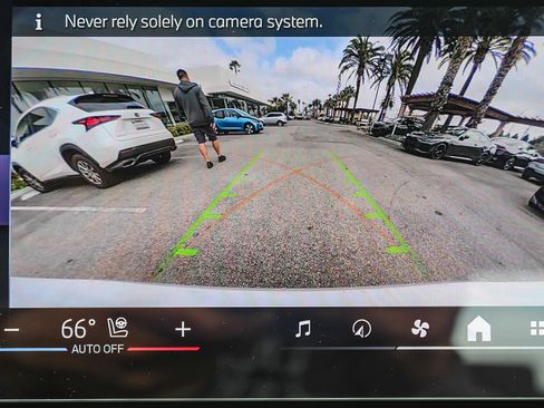 New 2026 BMW i5 eDrive40 w/ Premium Package image 24