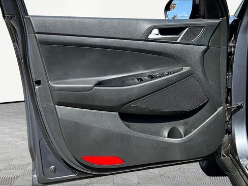 Used 2021 Hyundai Tucson SE w/ Cargo Package FWD image 19