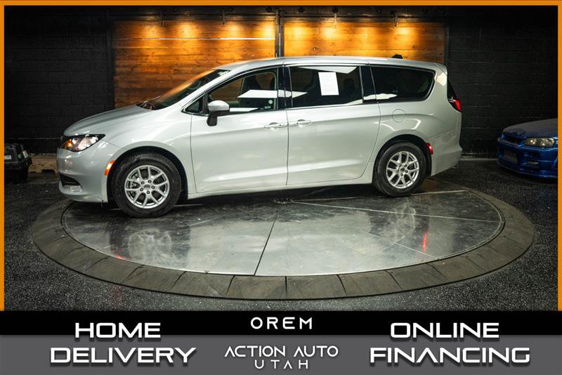Used 2023 Chrysler Voyager LX FWD image 1