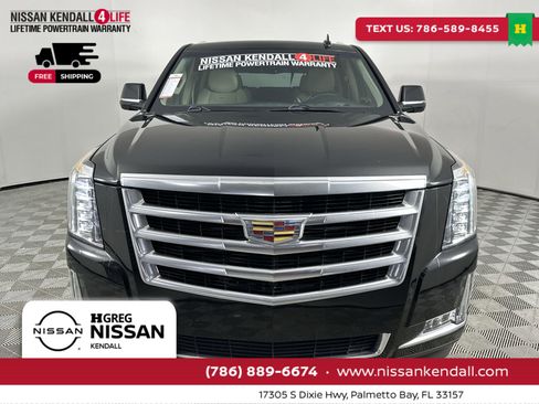 Used 2018 Cadillac Escalade Luxury image 4