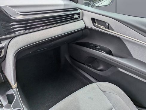 Used 2025 Toyota Camry LE FWD image 15