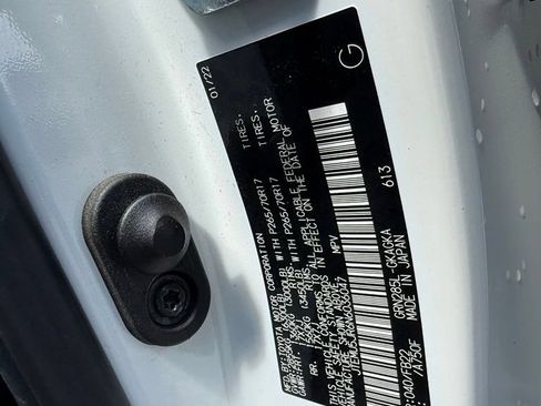 Used 2022 Toyota 4Runner SR5 AWD/4WD image 19