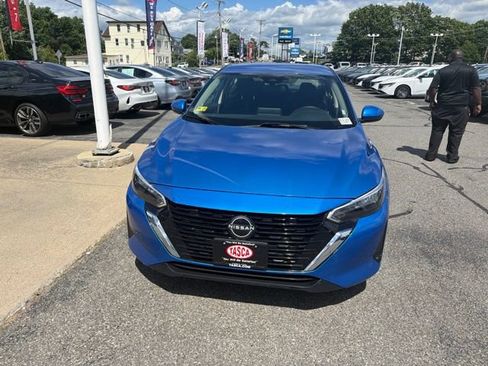Used 2024 Nissan Sentra SV FWD image 2