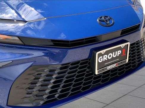 Used 2025 Toyota Camry SE w/ Convenience Package FWD image 29