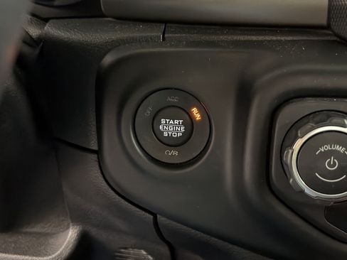 Used 2018 Jeep Wrangler Unlimited Sport S AWD/4WD image 16