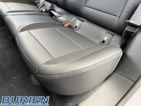 New 2026 Chevrolet Equinox EV LT image 29