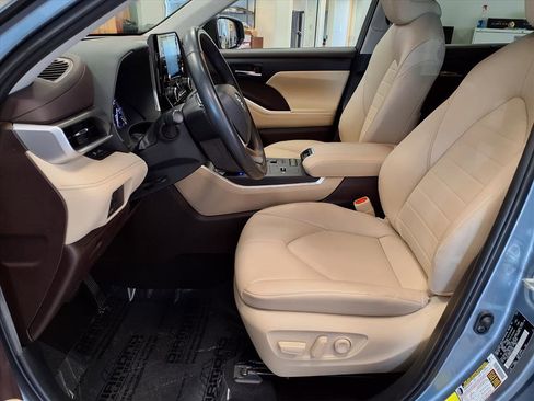 Used 2022 Toyota Highlander XLE image 20