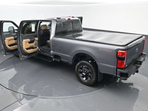 Used 2023 Ford F250 Lariat w/ Sport Appearance Package AWD/4WD image 27