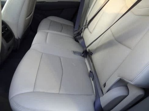 Used 2020 Cadillac XT5 Premium Luxury image 9