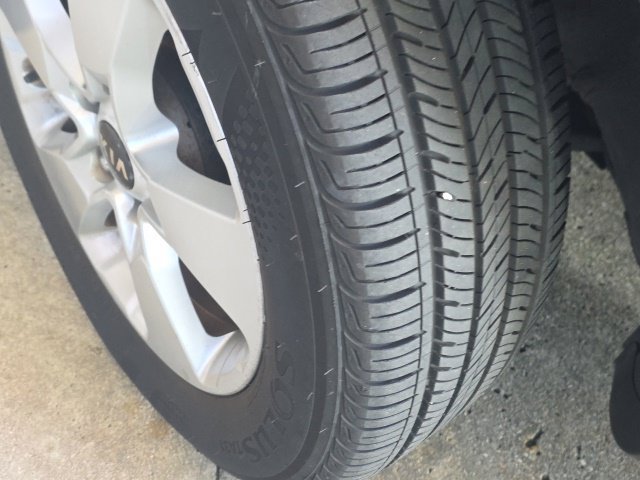 Used 2019 Kia Soul w/ Convenience Package FWD image 4
