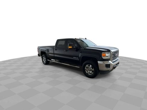 Used 2017 GMC Sierra 3500 Base 4D Crew Cab w/ Sierra Convenience Package image 2