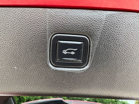 Used 2022 Chevrolet Blazer Premier AWD/4WD image 19