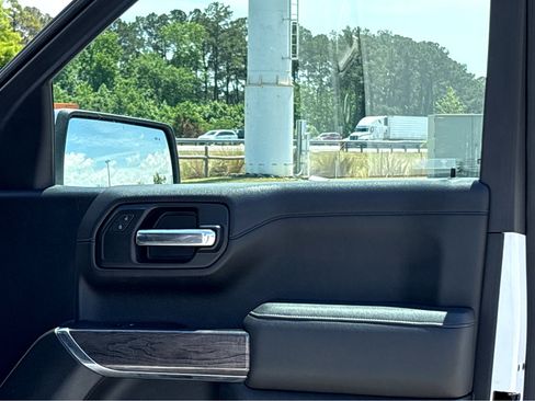 Used 2019 Chevrolet Silverado 1500 LTZ w/ LTZ Plus Package AWD/4WD image 10