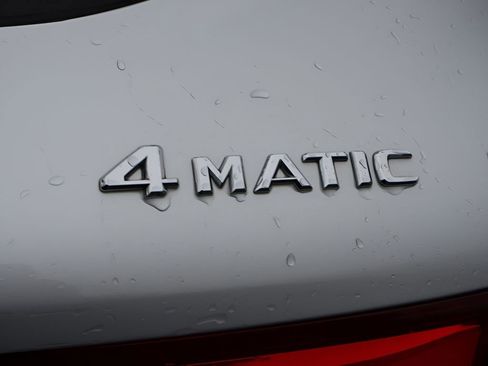 Used 2016 Mercedes-Benz GLC 300 4MATIC image 9