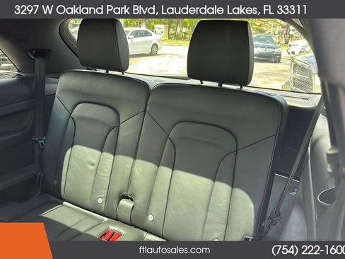 Used 2015 Audi Q7 3.0T S line Prestige w/ S Line Package AWD/4WD image 32