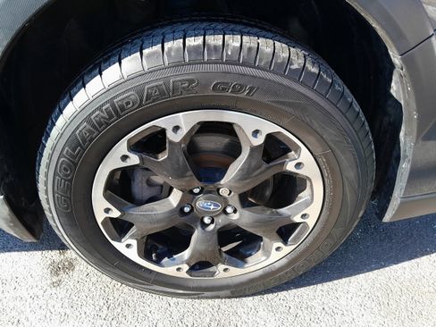 Used 2022 Subaru Crosstrek 2.0i Premium w/ Moonroof Package image 37