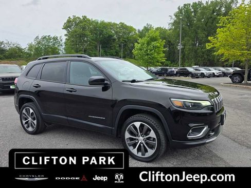 Used 2022 Jeep Cherokee Limited w/ Elite Package AWD/4WD image 3