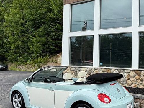 Used 2010 Volkswagen Beetle Final Edition FWD image 30