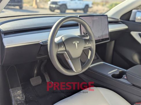 Used 2021 Tesla Model Y Long Range AWD/4WD image 15