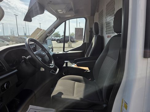 Used 2023 Ford Transit 250 148 High Roof AWD image 19