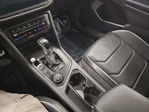 Used 2022 Volkswagen Tiguan SEL R-Line image 22