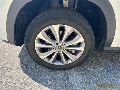 Used 2023 Mercedes-Benz GLE 350 4MATIC w/ Premium Package image 11