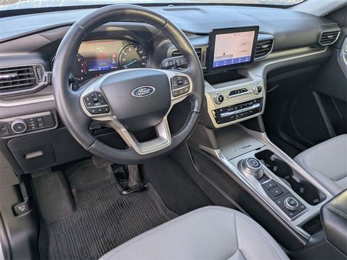 Used 2021 Ford Explorer XLT w/ Equipment Group 202A image 10