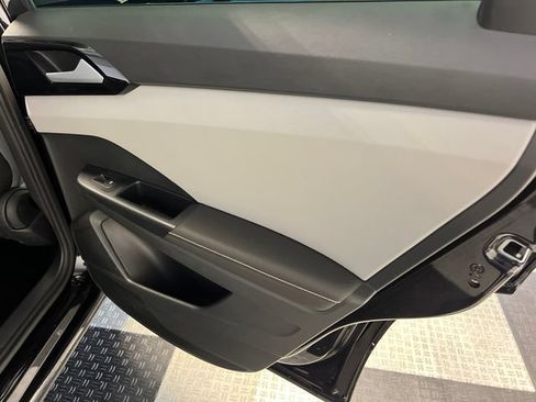 Certified 2024 Volkswagen Taos S w/ MDO Package FWD image 13