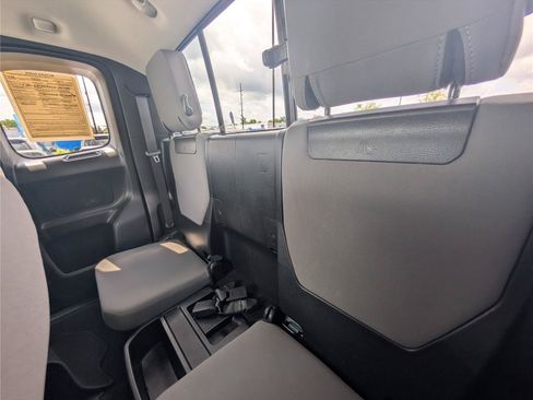 Used 2022 Toyota Tacoma SR5 RWD image 14
