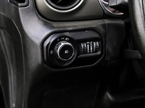 Used 2021 Jeep Wrangler Sport AWD/4WD image 38