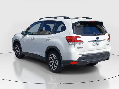 Used 2023 Subaru Forester Premium image 5