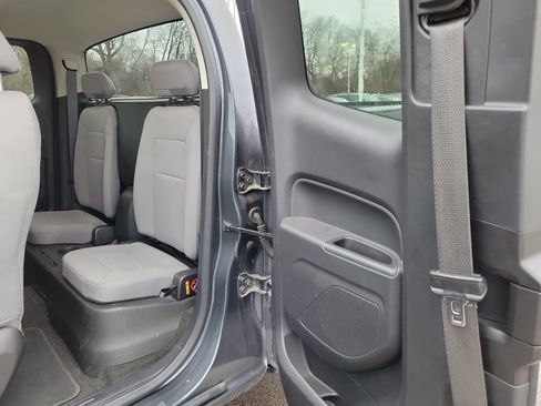 Used 2017 Chevrolet Colorado W/T w/ WT Convenience Package image 10