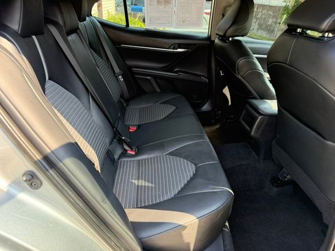 Used 2022 Toyota Camry SE w/ Carpet Mat Package (TMS) AWD/4WD image 25