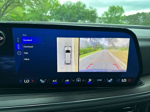 Used 2025 Chevrolet Tahoe Z71 w/ Comfort Package image 49