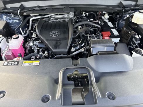 Used 2025 Toyota Grand Highlander XLE image 33