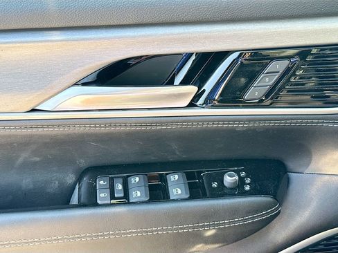 New 2026 Jeep Grand Wagoneer Limited w/ Premium Group II AWD/4WD image 18